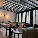 Hotel Vic Eiffel Paris